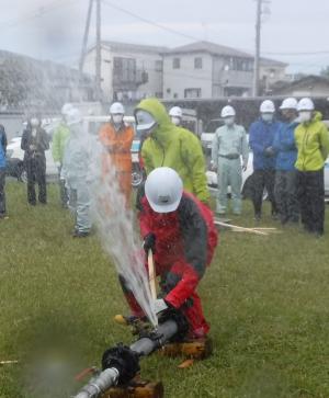 木栓打ち込み状況１