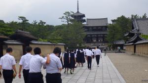 修学旅行　見学の様子