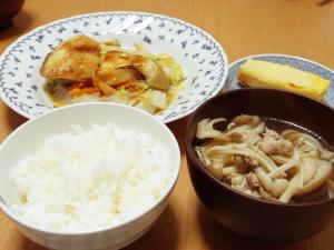 白飯・銀だらと白菜の治部煮風・きのこの沢煮碗・ミルク芋ようかん