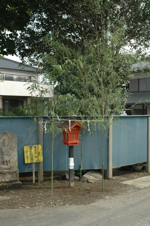 菅谷の大山灯籠